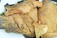 Cá ủ chua nghi chứa độc tố Botulinum, một người nguy kịch