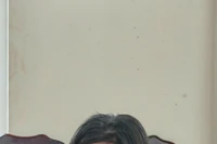 Con trai nói về việc mẹ già 82 tuổi bị nữ giúp việc bạo hành