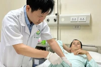 Say rượu tự cắt “của quý”, người đàn ông suýt mất mạng