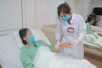 Nổ hóa chất thông bồn cầu đêm giáng sinh, người phụ nữ bỏng nặng