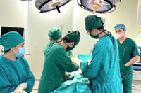 Ca mổ thần tốc 40 phút cứu cụ bà 101 tuổi