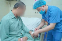 Ngừng tim 50 phút, người đàn ông 47 tuổi trở về từ “cửa tử”