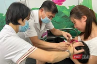 Y học cổ truyền kết hợp hiện đại: Người bệnh hưởng lợi gì từ chính sách mới?