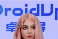 Robot gây sốt với ngoại hình hot girl, bộc lộ cảm xúc như thật