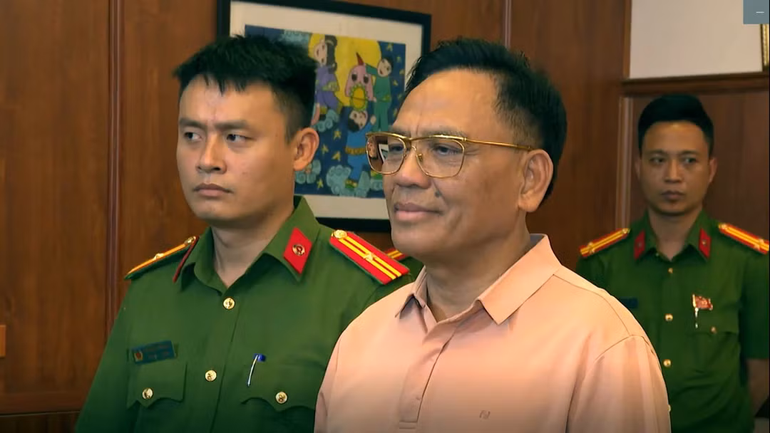 2 lãnh đạo Vietcombank Thanh Hóa qua mặt hội sở, giúp Bầu Đoan thâu tóm dự án