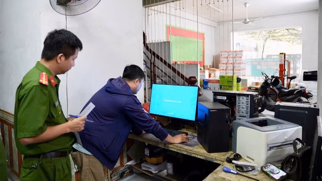 Công an Hà Nội cảnh báo nguy cơ bị xử lý khi dùng Windows, Office “lậu”