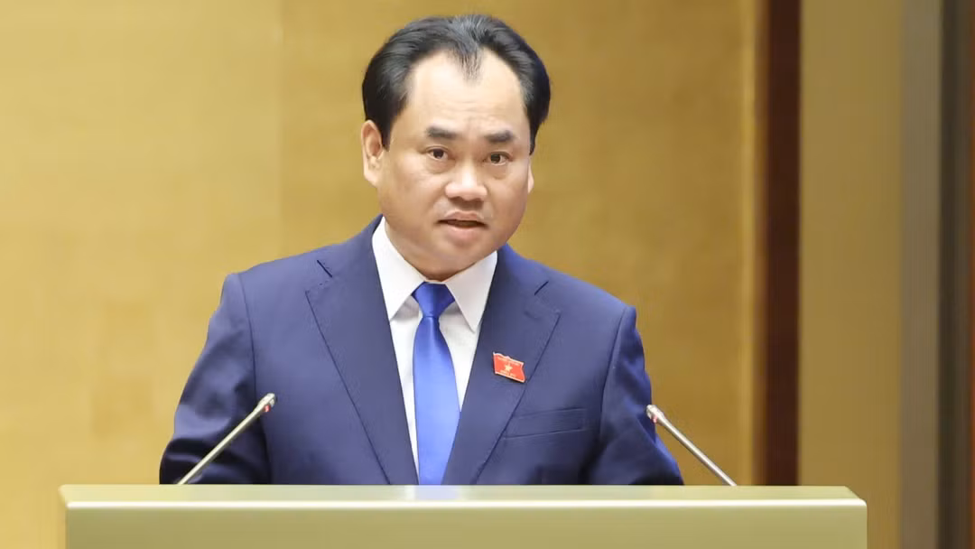 Bộ trưởng Nông nghiệp và Môi trường Trịnh Việt Hùng giải trình, tiếp thu ý kiến đại biểu Quốc hội. Ảnh: VGP.