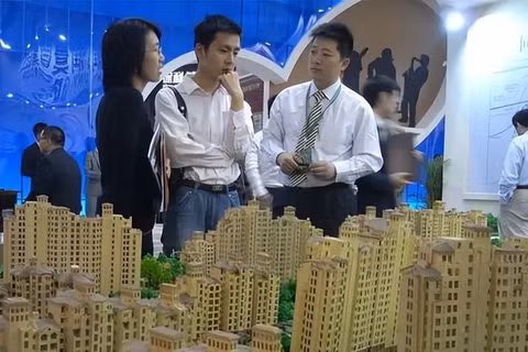 8 tháng đầu năm 2026, giá nhà đất Trung Quốc vẫn giảm khiến đầu tư bất động sản giảm gần 20% so với cùng kỳ năm ngoái. Ảnh: Sina.