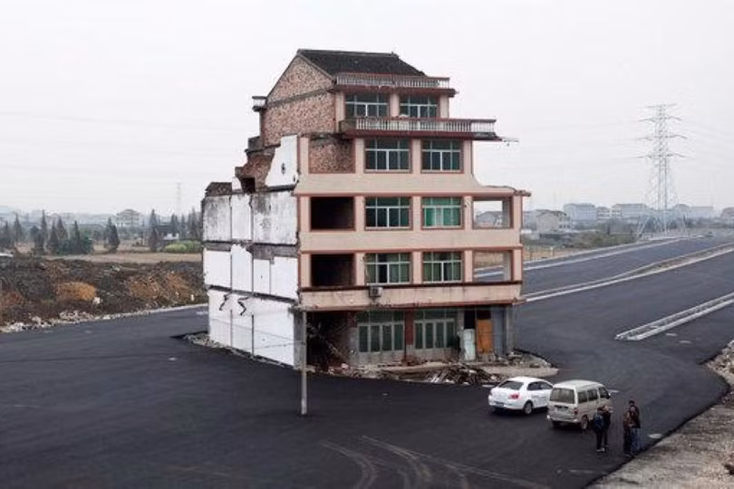 Ngôi nhà của La Bảo Căn, "đinh tử hộ cứng đầu nhất Chiết Giang". Ảnh: Sina.