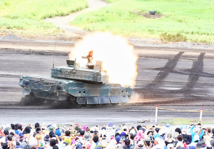 Tập trận Fuji Firepower Exercise thường niên mở cửa cho dân chúng đến theo dõi trực tiếp. Ảnh: Kyodo.