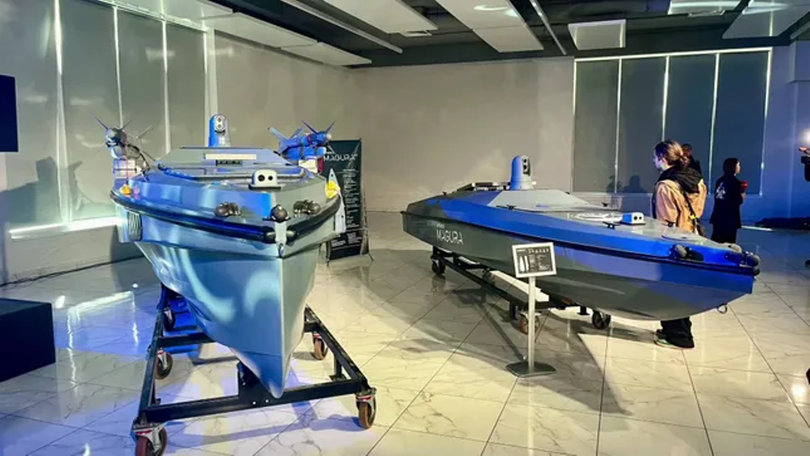 Magura V5 (phai) và Magura V7.png