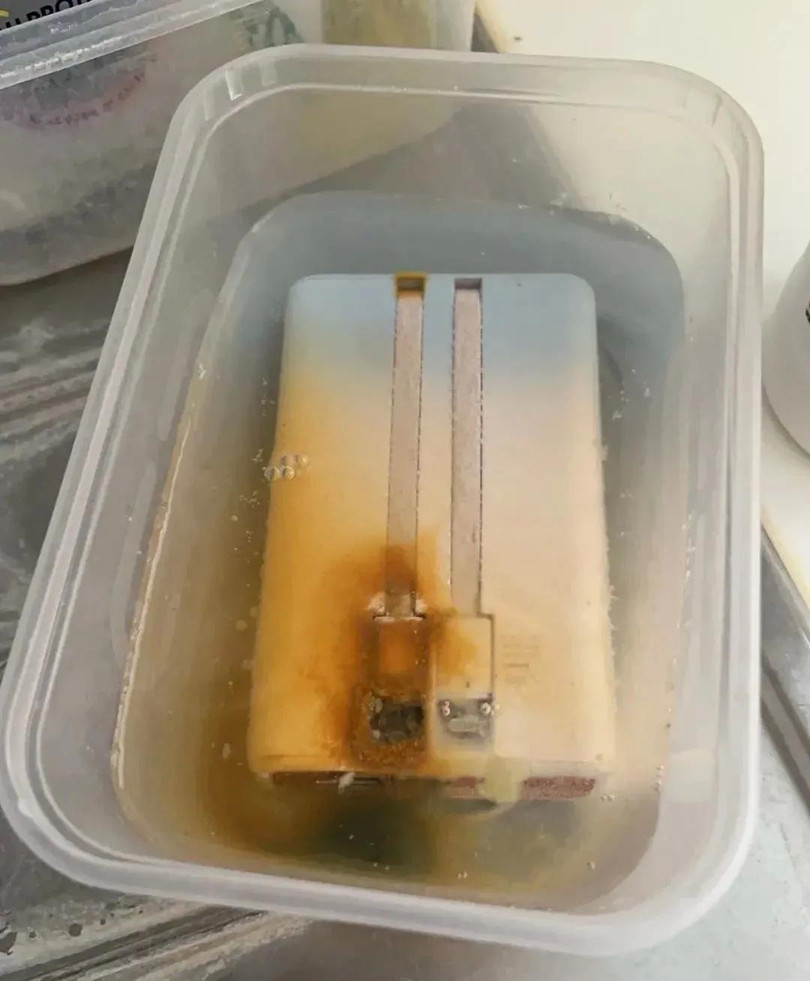 Noi den cua cuc sac kem.jpg