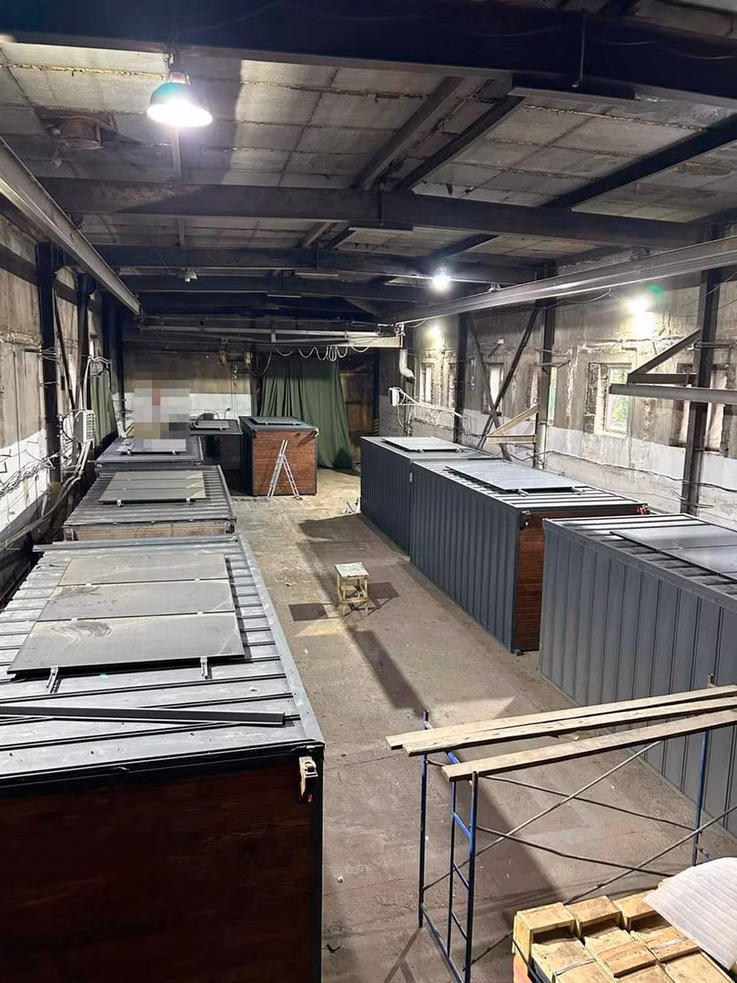 Cac thung xe tai voi khoang chua UAV.jpg