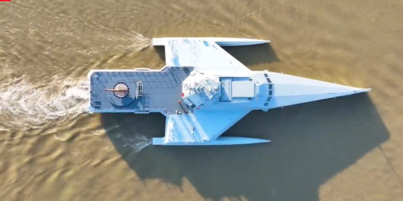 Tau Ca Voi sat thu.jpg