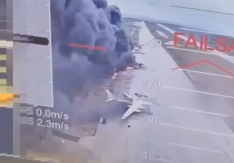 Hinh anh may bay Tu-95 boc chay.jpg