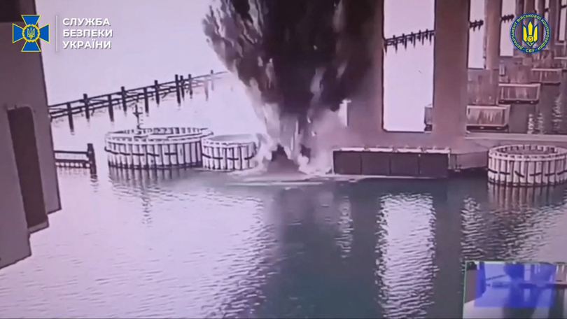 Danh bom cau Crimea.png