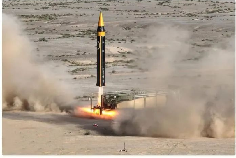 Iran công bố hình ảnh phóng thử thành công tên lửa “Khorramshahr-4”. Ảnh: IRNA.