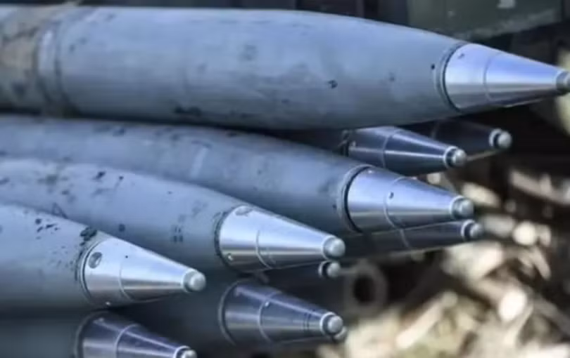 Anh tuyên bố cung cấp đạn uranium nghèo cùng xe tăng Challenger-2 cho Ukraine dẫn tới việc Nga triển khai vũ khí hạt nhân ở Belarus (Ảnh: QQ).