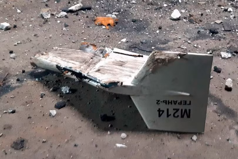 Mảnh xác UAV Shahed-136 bị bắn rơi ở Kupiansk, gần Kharkov (Ảnh: AP).