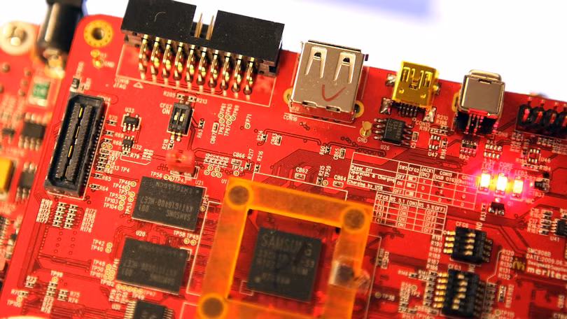 Ngày 31/3 cvp Nhật tuyên bố sẽ mở rộng quản chế xuất khẩu đối với 23 loại thiết bị sản xuất chip tiên tiến nhằm ngăn chặn bị sử dụng cho mục đích quân sự (Ảnh: HK01).