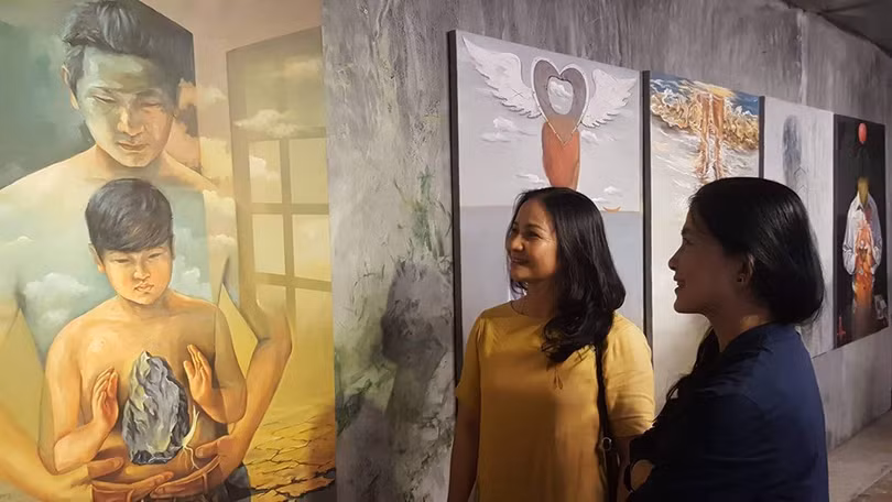 Triển lãm "Biển đời"