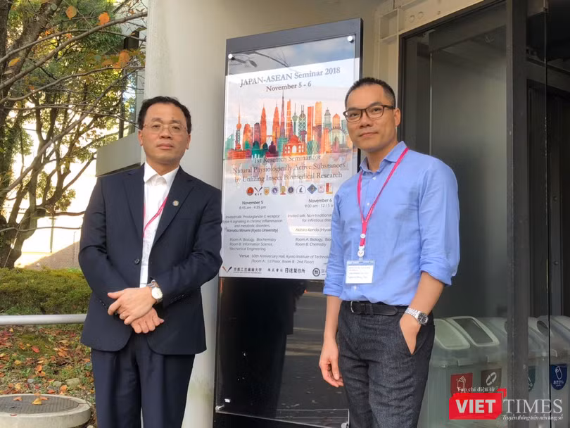 VT_GS. Văn và TS. Nguyễn Trọng Tuệ báo cáo tại HN KH quốc tế 11.2018.JPG