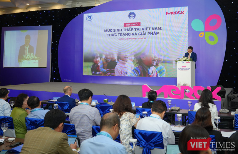 VT_ GS.TS.BS. Nguyễn Viết Tiến – Nguyên Thứ trưởng Thường trực Bộ Y tế, Chủ tịch Hội Phụ sản Việt Nam phát biểu tại Hội thảo.JPG