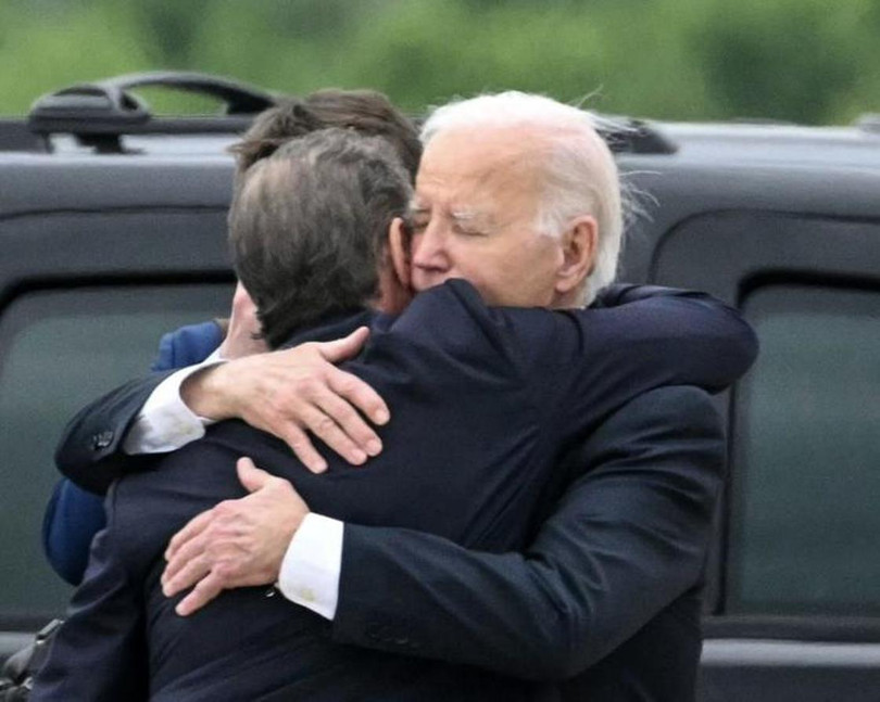 Joe Biden va con trai.jpg