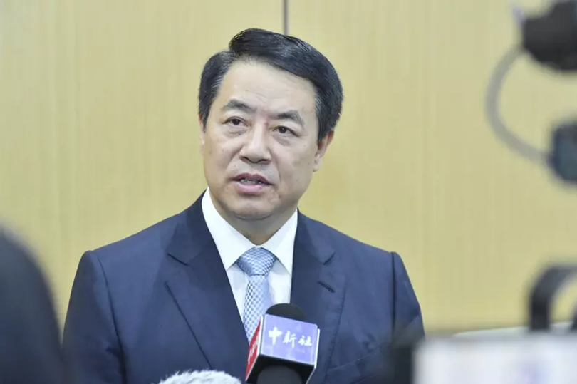 Ong Duong Hieu Minh khi dang tren dinh cao.png