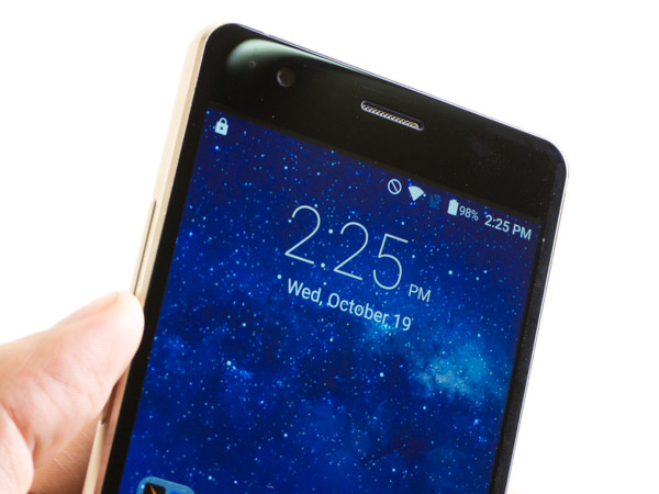 Các cạnh màn hình cũng được bo cong nhẹ.