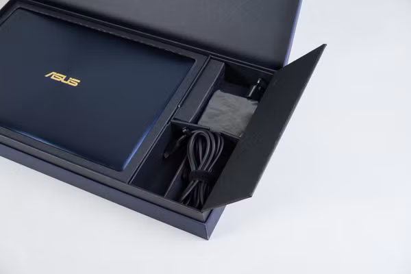 Adaptor được sắp đặt tách biệt hoàn toàn với khu vực đặt máy.