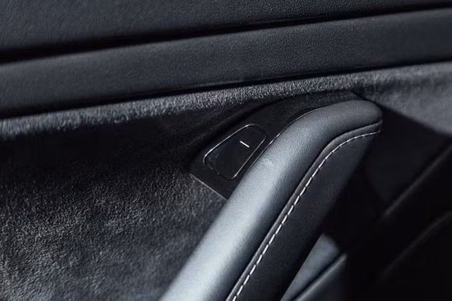 Nội thất độc nhất vô nhị của Tesla Model 3 ảnh 8