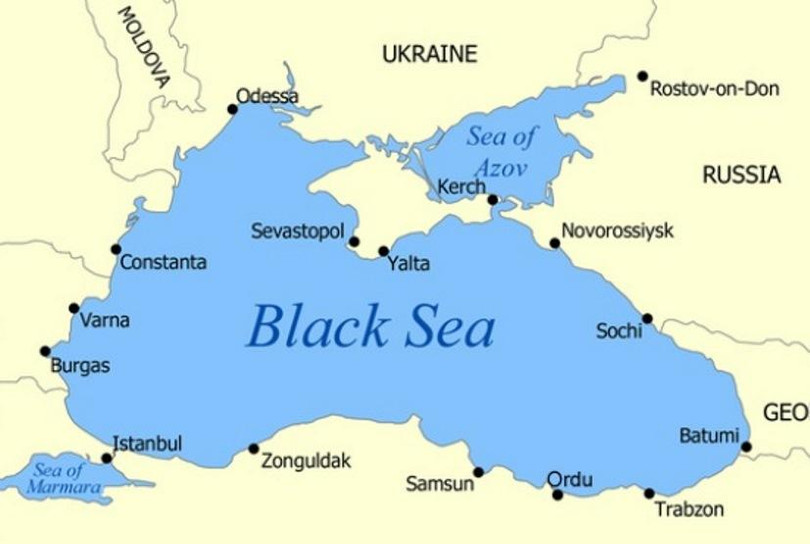 Biển Azov nằm giữa Nga và Ukraine nối với Biển Đen bằng eo biển Kerch. Biển Azov nằm giữa Nga và Ukraine nối với Biển Đen bằng eo biển Kerch.