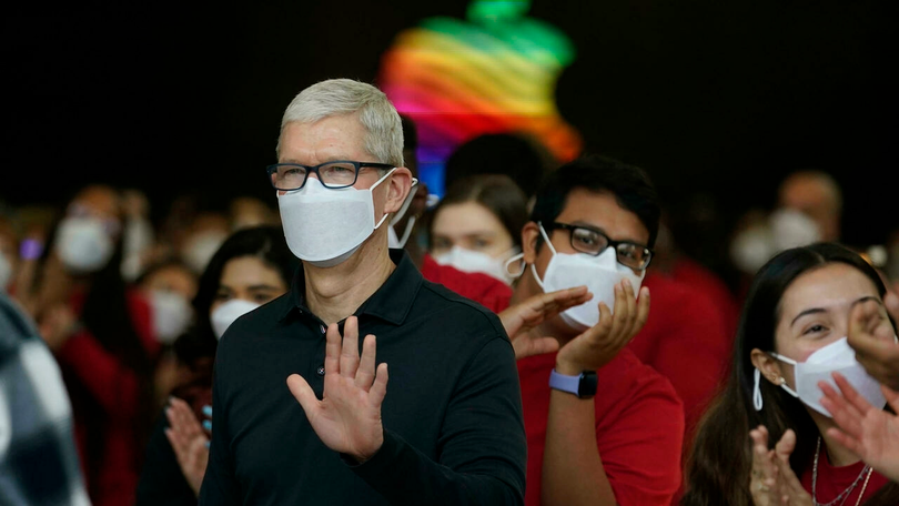 Giám đốc điều hành Apple Tim Cook năm 2016 đã ba lần bay tới Bắc Kinh để tìm kiếm một thỏa thuận bí mật với Trung Quốc (Ảnh: AP). Giám đốc điều hành Apple Tim Cook năm 2016 đã ba lần bay tới Bắc Kinh để tìm kiếm một thỏa thuận bí mật với Trung Quốc (Ảnh: AP).