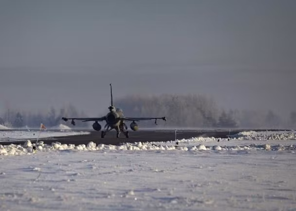 Máy bay chiến đấu F-16 của Ba Lan đóng ở Lithuania (Ảnh: PAP). Máy bay chiến đấu F-16 của Ba Lan đóng ở Lithuania (Ảnh: PAP).