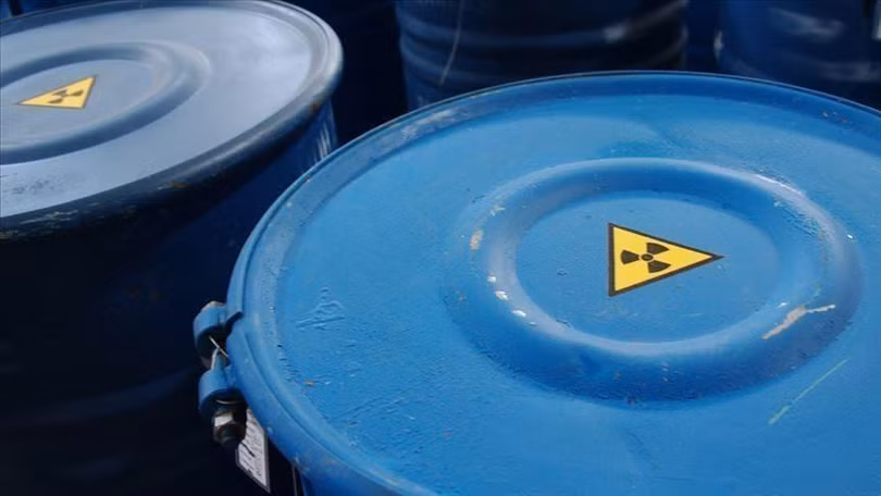 Nguyên liệu hạt nhân bị niêm phong và mang di tiêu hủy (Ảnh Sohu). Nguyên liệu hạt nhân bị niêm phong và mang di tiêu hủy (Ảnh Sohu).