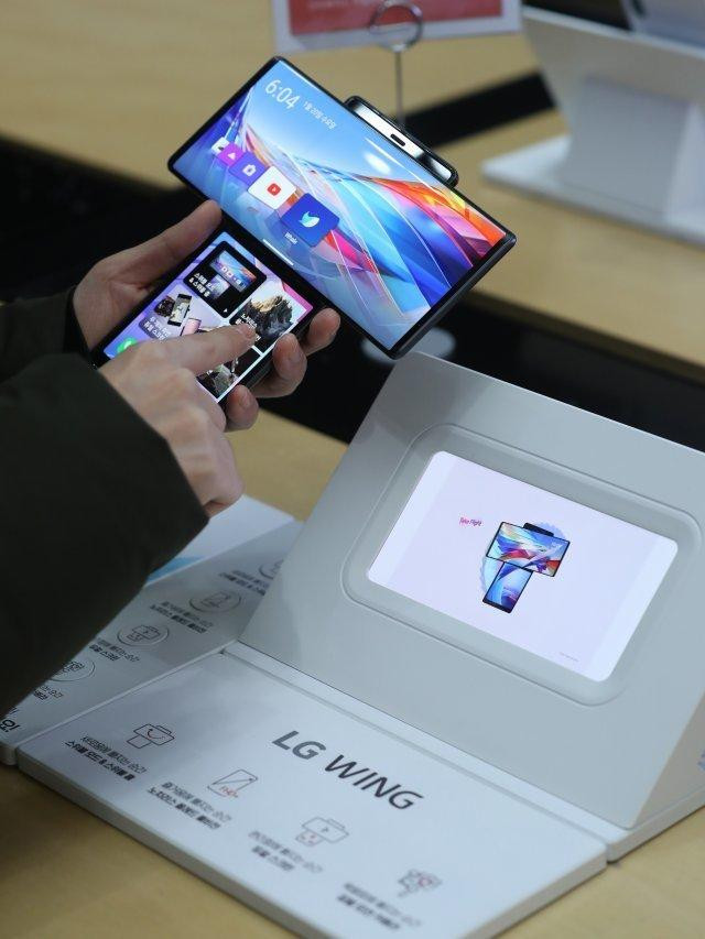 LG Wing là sản phẩm thất bại của LG. (Ảnh: dongA) LG Wing là sản phẩm thất bại của LG. (Ảnh: dongA)