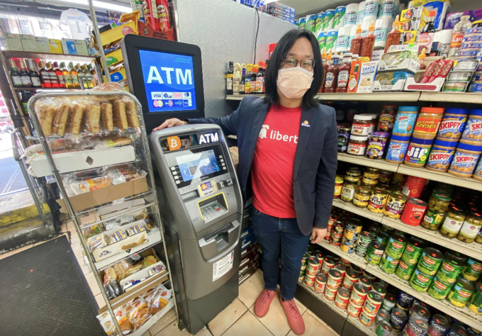 ATM Bitcoin xuất hiện nhiều nơi tại Mỹ, từ siêu thị, nhà hàng đến cây xăng. Ảnh: Reuters. ATM Bitcoin xuất hiện nhiều nơi tại Mỹ, từ siêu thị, nhà hàng đến cây xăng. Ảnh: Reuters.