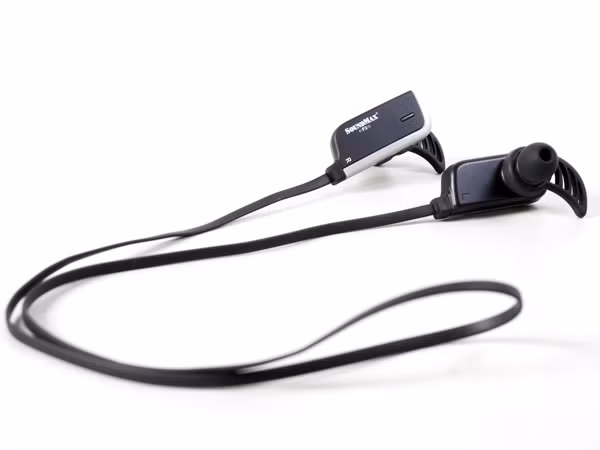 Soundmax F2 là mẫu tai nghe không dây sử dụng kết nối Bluetooth.