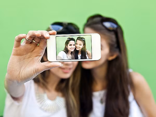 Nguy cơ lộ thông tin cá nhân vì... tự sướng