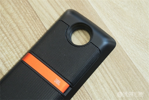 Cận cảnh JBL Soundboost.