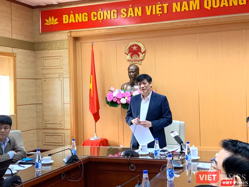 GS.TS. Nguyễn Thanh Long - Uỷ viên Trung ương Đảng, Bộ trưởng Bộ Y tế - chủ trì hội nghị