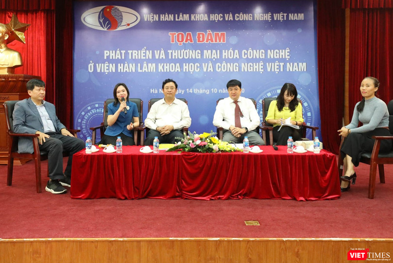 Tọa đàm “Phát triển và thương mại hóa công nghệ ở Viện Hàn Lâm Khoa học và Công nghệ Việt Nam” được tổ chức vào sáng nay (Ảnh: Minh Thúy) 