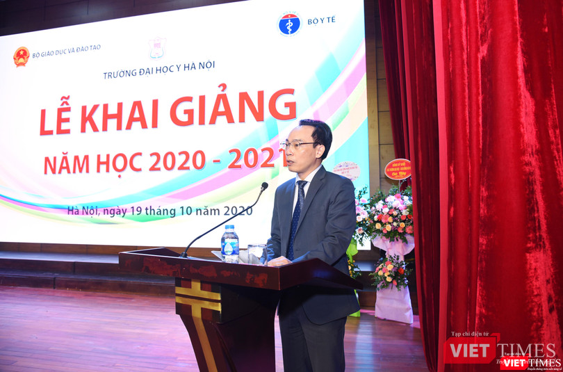 Thứ trưởng Bộ GD&amp;ĐT Hoàng Minh Sơn đánh giá cao những thành tích xuất sắc của thầy và trò Trường Đại học Y Hà Nội