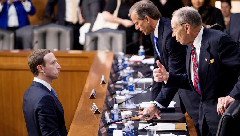 Các thượng nghị sĩ phản ứng gay gắt với CEO của Facebook Mark Zuckerberg trong phiên điều trần. Ảnh: Getty