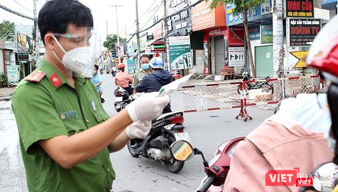 Các chốt giãn cách xã hội được thiết lập dày đặc tại khu vực 1, TP. Thủ Đức.