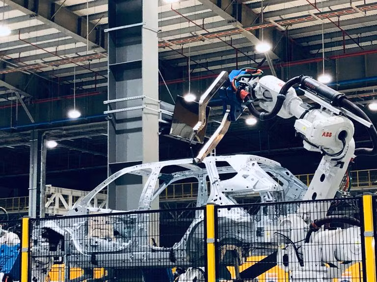 Công nghệ thông tin, kỹ thuật số, tự động hóa là trọng tâm của thời đại sắp tới làm thay đổi phương thức lao động và có thể làm nhiều người thất nghiệp. Ảnh: Internet.