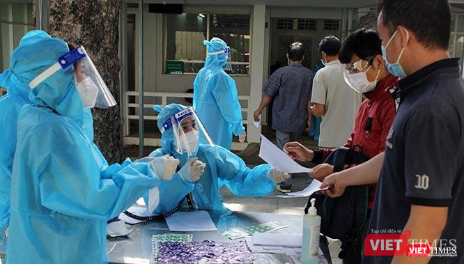 Quy trình kiểm soát ra vào Bệnh viện Quân y 175 hiện nay rất chặt chễ. Ảnh; GVT.