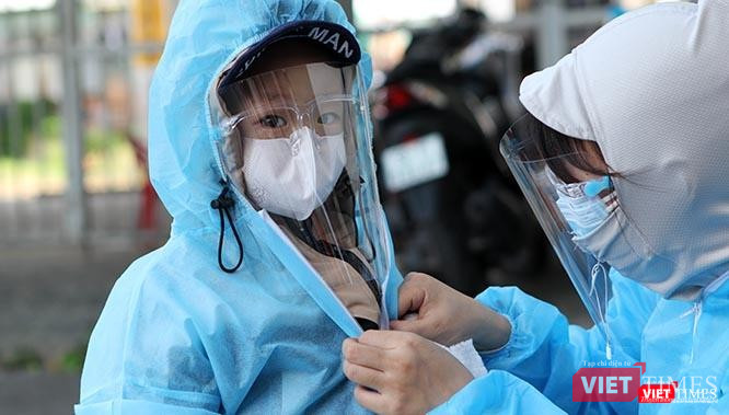 Ba của Minh Quân không thể ra ga tàu tiễn hai mẹ con. Ảnh: GVT.