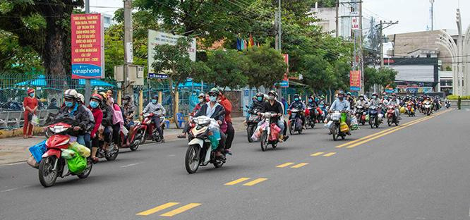 An Giang tới ngày 5/10/2021 đã đón 35.127 người dân từ TP. Hồ Chí Minh, các tỉnh Bình Dương, Đồng Nai… di chuyển về. Ảnh: Mạnh Hùng.